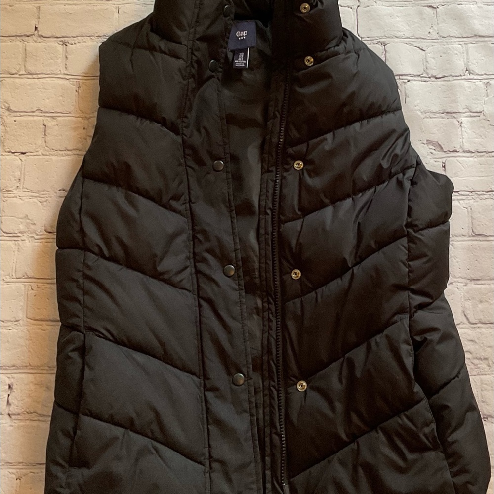 GAP Women's Dark Quilted Vest